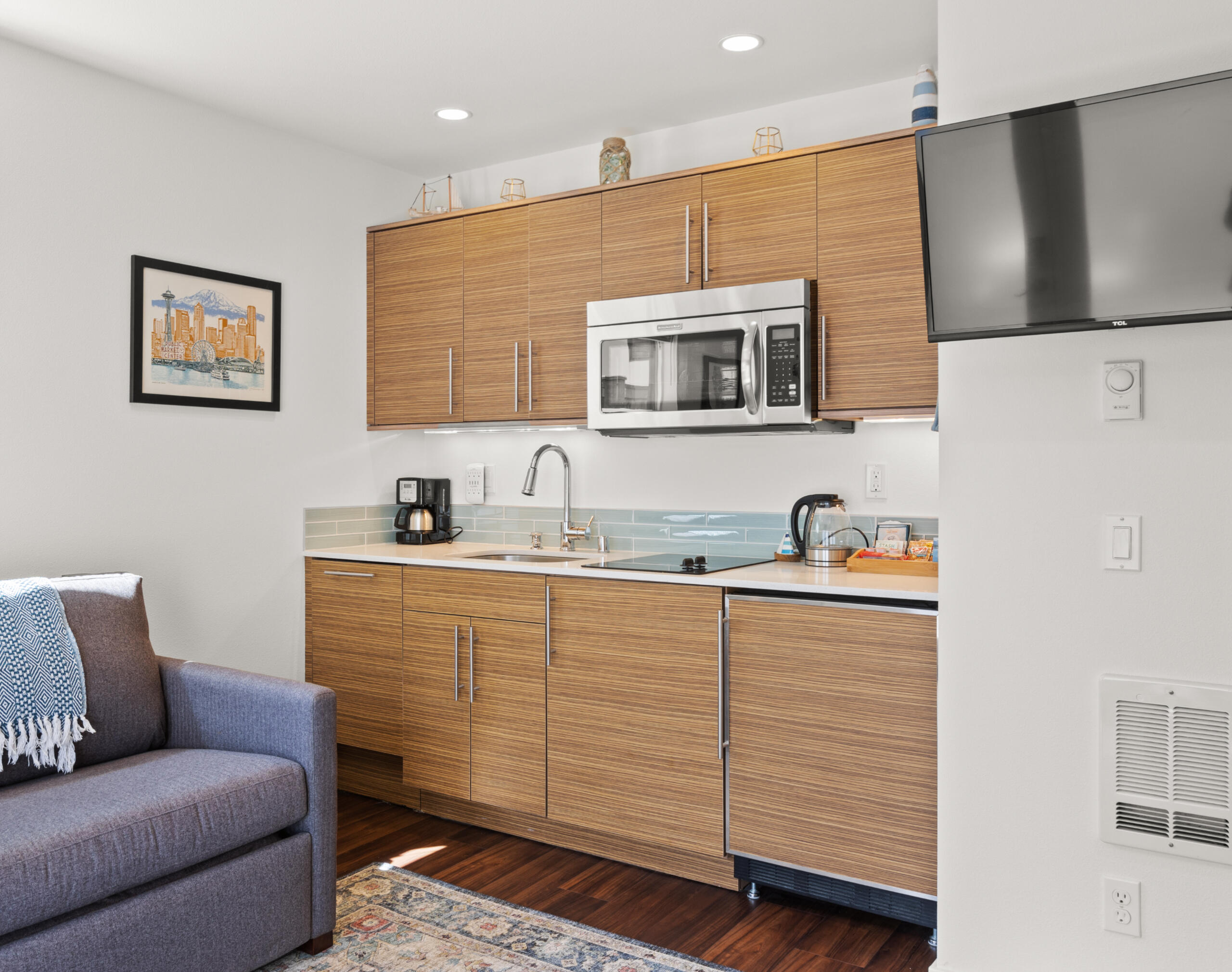 Studio - Full Service Kitchen