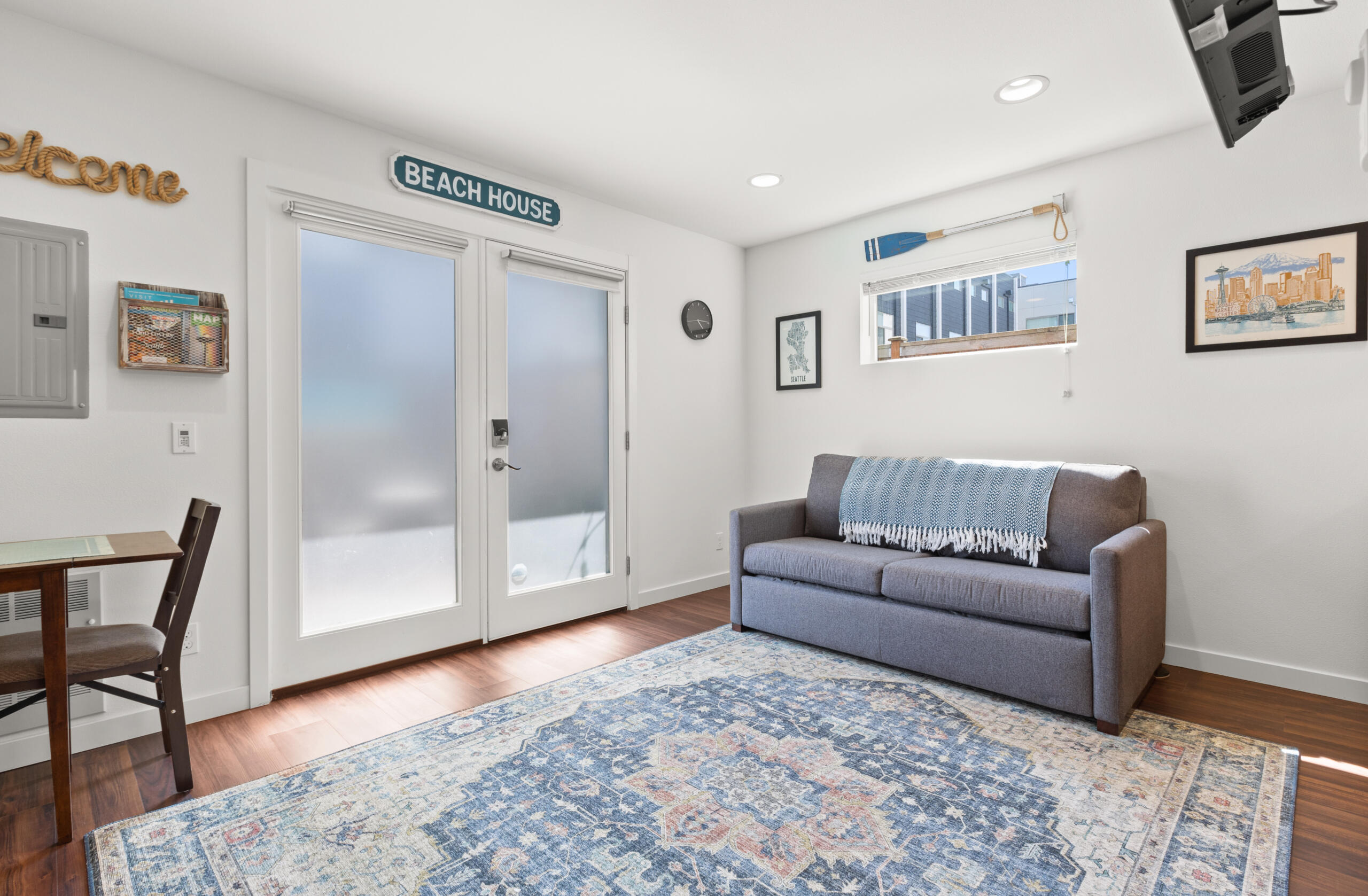 Studio - Pull Out Couch